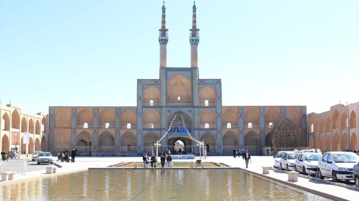 イランの旅 バラの都シラーズ、砂漠のオアシス都市ヤズドを訪れる
